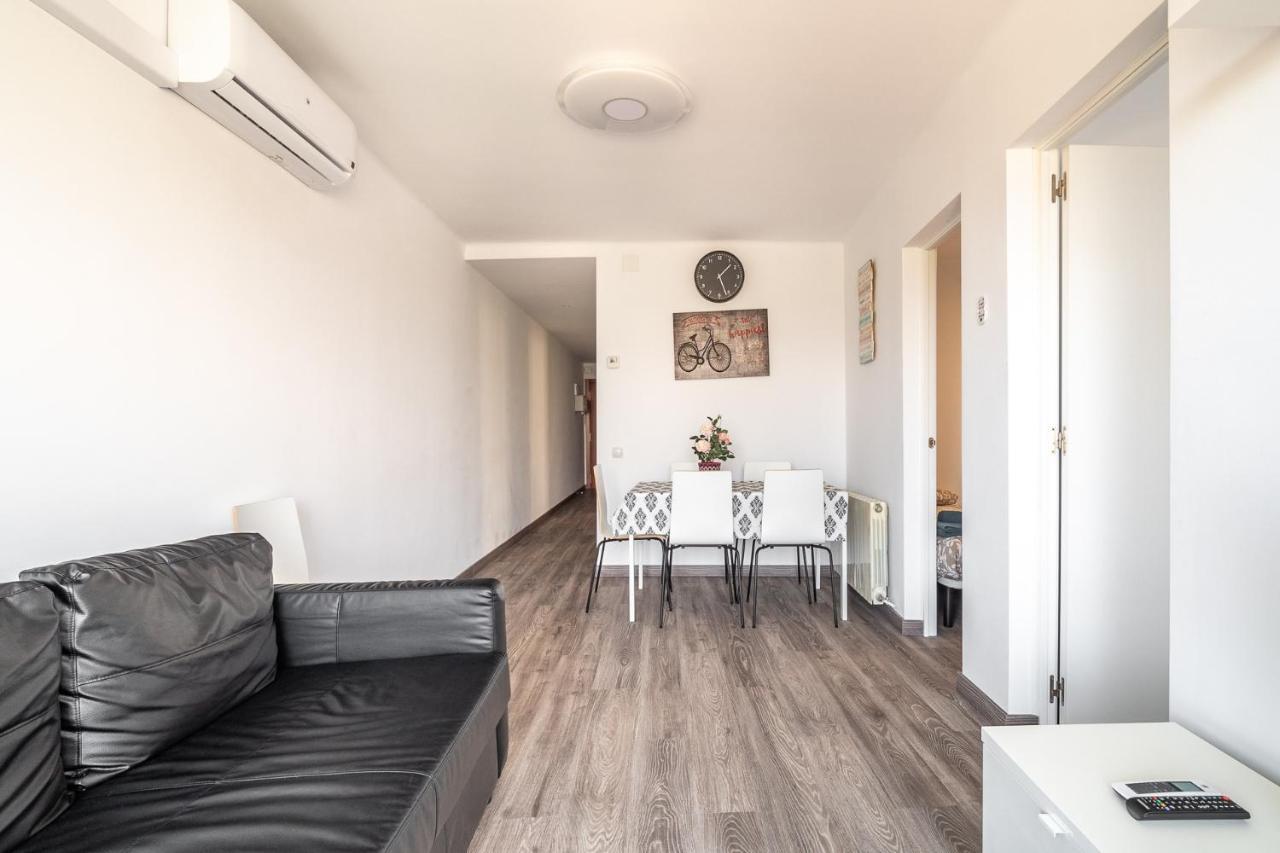 Lovely Apartment Barca 2 Sant Adria de Besos Bagian luar foto