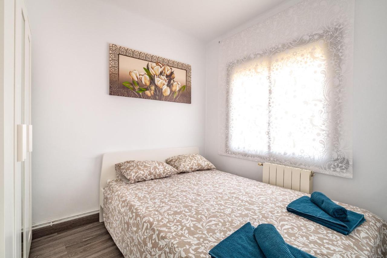 Lovely Apartment Barca 2 Sant Adria de Besos Bagian luar foto